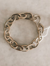 Load image into Gallery viewer, Fleetwood small chain bracelet
